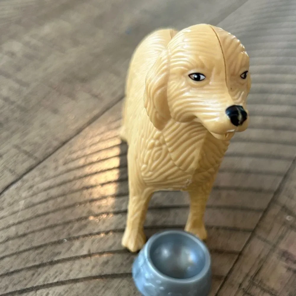 Adorable Golden Retriever with Silver Food 🥘 Bowl 🥣 Playset